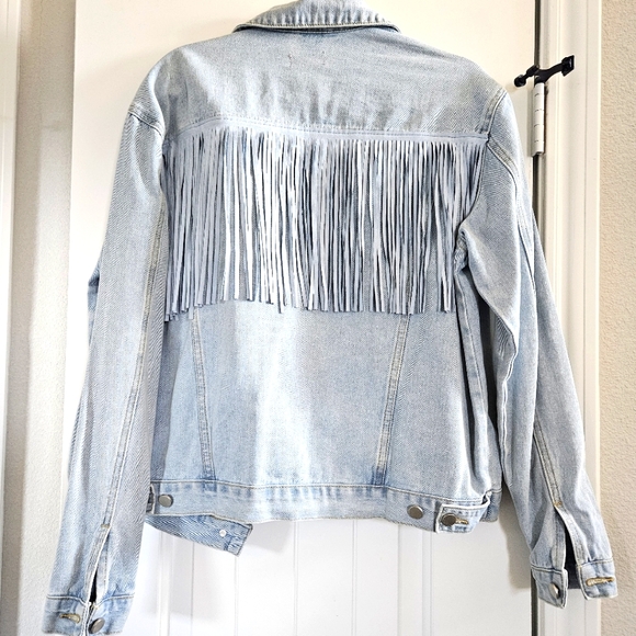 Light Wash Denim Fringe jacket, Size M - Picture 4 of 8